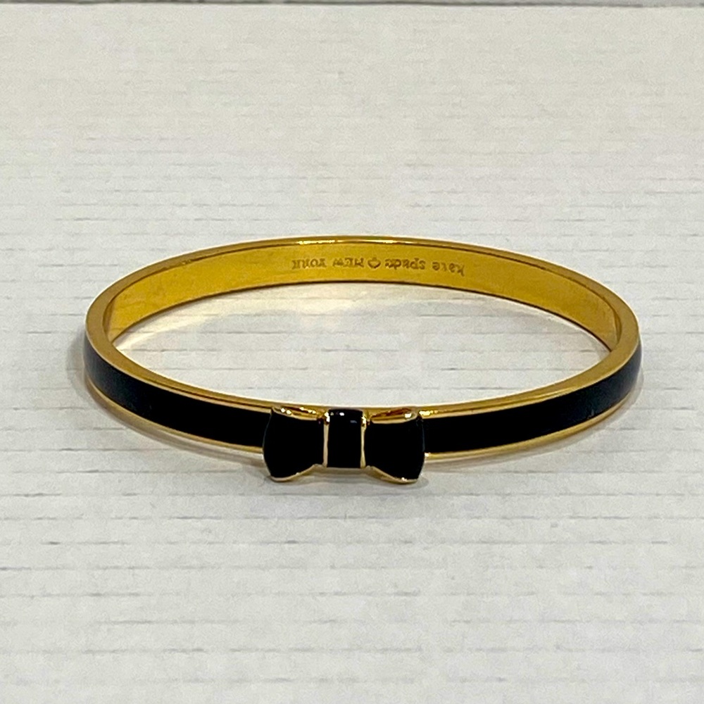 Kate Spade Take A Bow Black & Gold Bracelet | Enamel Bow | 7.5” Interior | GUC - Picture 5 of 11